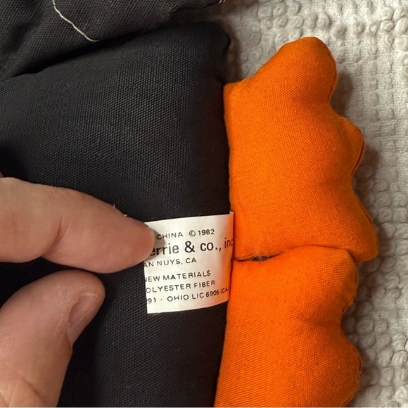 VINTAGE WALLACE BERRIE BLACK ORANGE HAPPY HALLOWEEN BORIS BAT PLUSH CIRCA 1982 - Picture 5 of 5